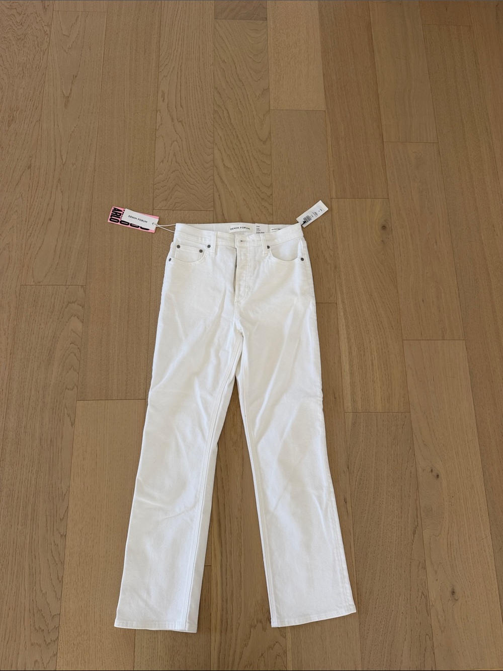 Aritzia White Straight Leg Women's Jeans
